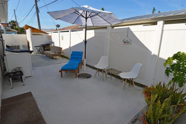 156 146TH AVENUE E B, Madeira Beach, FL 33708