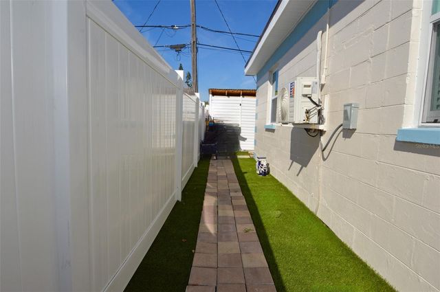 156 146TH AVENUE E B, Madeira Beach, FL 33708