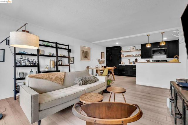77 Fairmount Ave 105, Oakland, CA 94611