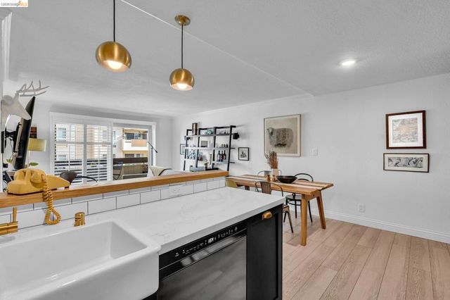 77 Fairmount Ave 105, Oakland, CA 94611