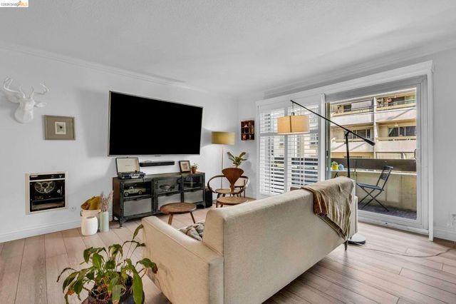 77 Fairmount Ave 105, Oakland, CA 94611