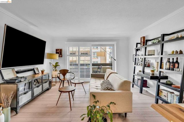 77 Fairmount Ave 105, Oakland, CA 94611
