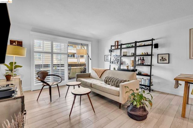 77 Fairmount Ave 105, Oakland, CA 94611