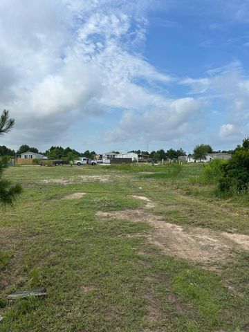 65 Road 5215, Cleveland, TX 77327