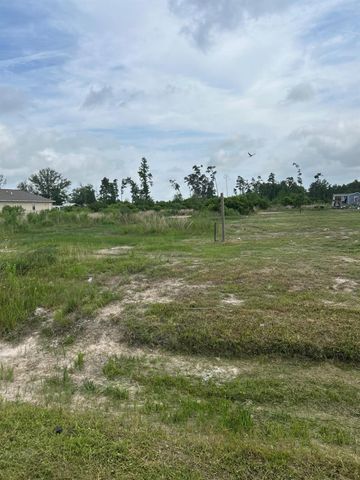 65 Road 5215, Cleveland, TX 77327