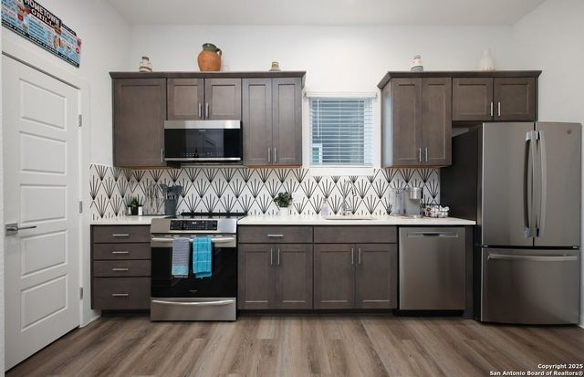 210 W Poplar St Unit 101, San Antonio, TX 78212