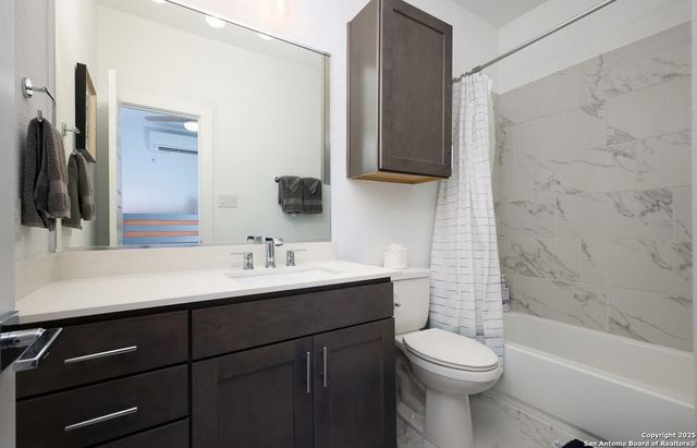 210 W Poplar St Unit 101, San Antonio, TX 78212