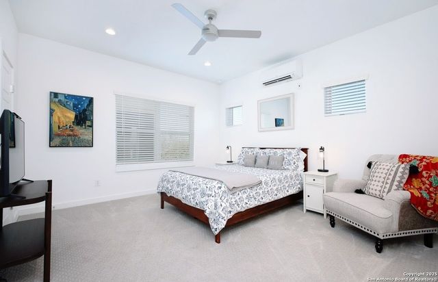 210 W Poplar St Unit 101, San Antonio, TX 78212