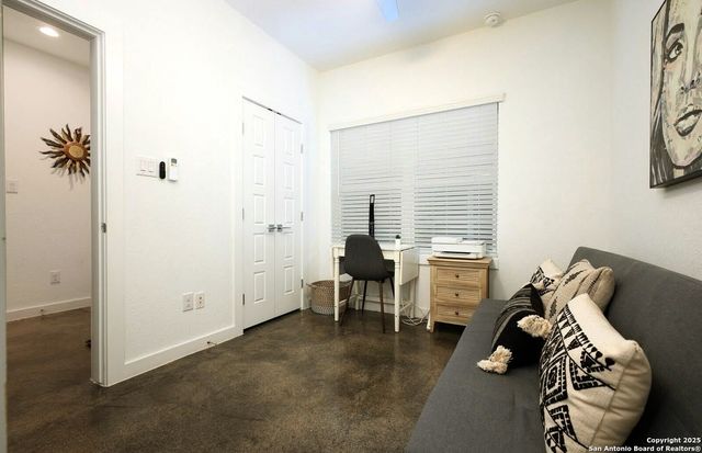 210 W Poplar St Unit 101, San Antonio, TX 78212