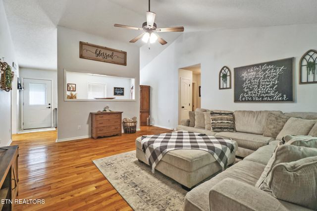 1754 Glenobey Rd, Jamestown, TN 38556