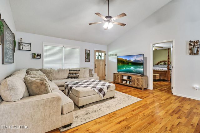 1754 Glenobey Rd, Jamestown, TN 38556