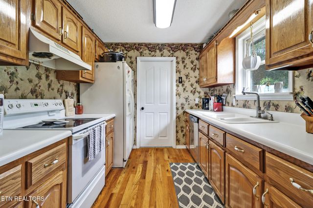 1754 Glenobey Rd, Jamestown, TN 38556