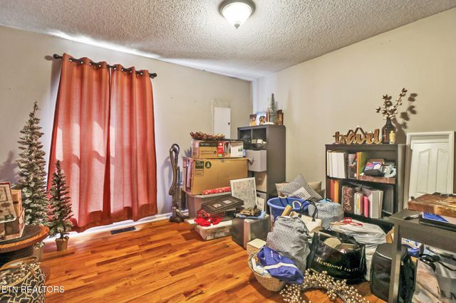 1754 Glenobey Rd, Jamestown, TN 38556