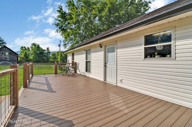 1754 Glenobey Rd, Jamestown, TN 38556