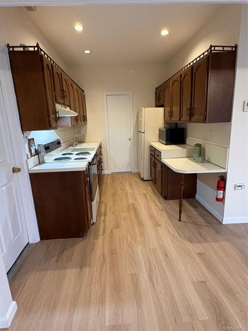 54 Old Brook Road, Dix Hills, NY 11746