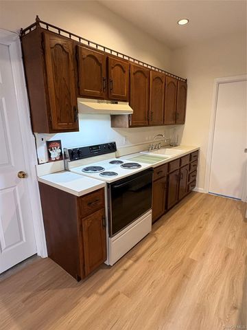 54 Old Brook Road, Dix Hills, NY 11746