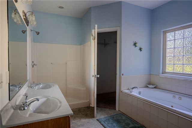 15 Coalburn Circle, Bella Vista, AR 72715