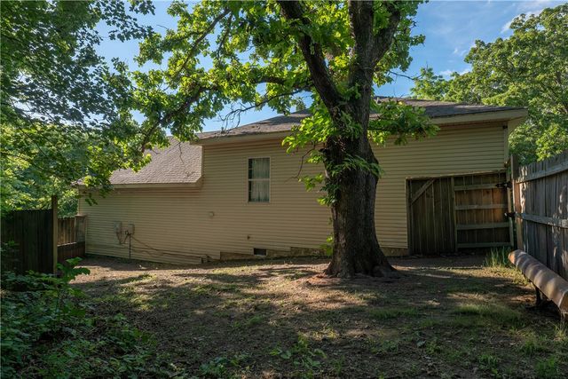 15 Coalburn Circle, Bella Vista, AR 72715