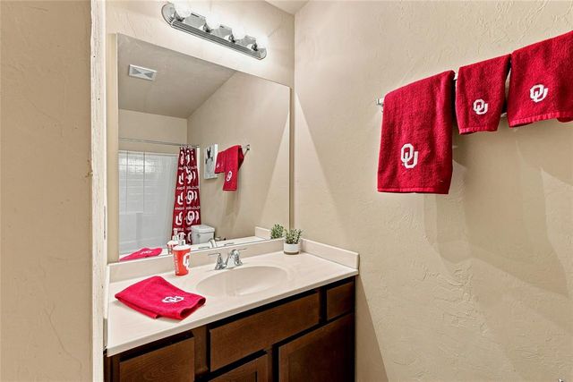 4904 Hunter Boulevard, Oklahoma City, OK 73179