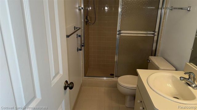 309 Country Club Drive 25, Saint Clair Shores, MI 48082