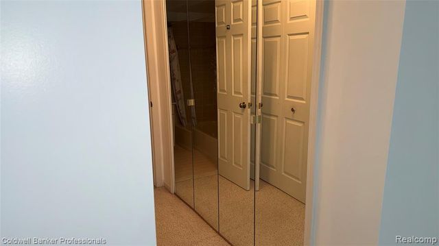 309 Country Club Drive 25, Saint Clair Shores, MI 48082