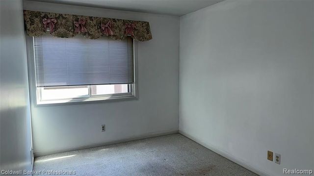 309 Country Club Drive 25, Saint Clair Shores, MI 48082