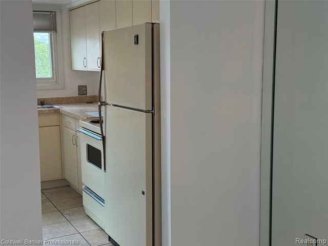 309 Country Club Drive 25, Saint Clair Shores, MI 48082