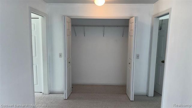 309 Country Club Drive 25, Saint Clair Shores, MI 48082
