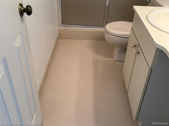 309 Country Club Drive 25, Saint Clair Shores, MI 48082
