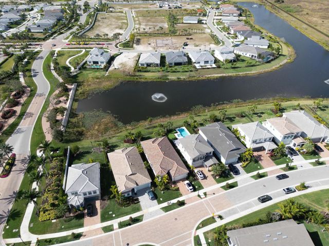 10717 Northbrook Circle, Palm Beach Gardens, FL 33412