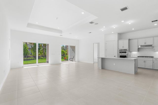 10717 Northbrook Circle, Palm Beach Gardens, FL 33412