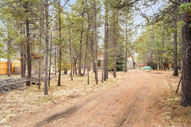 56244 Black Duck Road, Bend, OR 97707