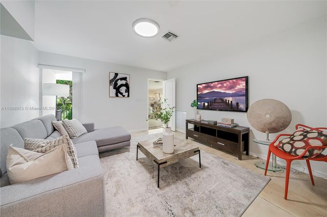 640 S Mashta Dr, Key Biscayne, FL 33149