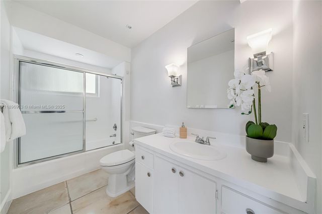 640 S Mashta Dr, Key Biscayne, FL 33149