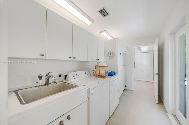 640 S Mashta Dr, Key Biscayne, FL 33149