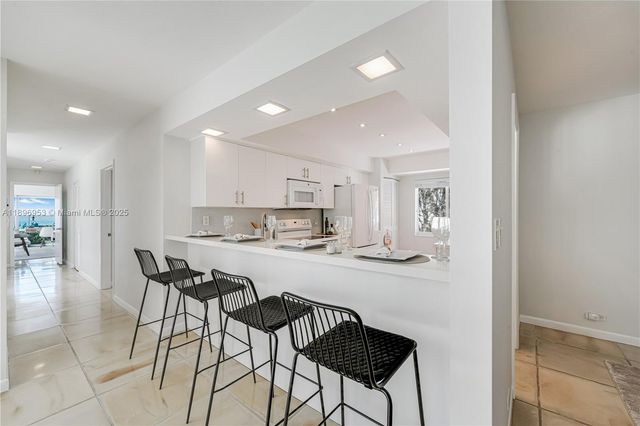 640 S Mashta Dr, Key Biscayne, FL 33149