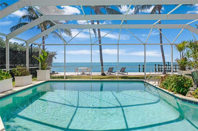 640 S Mashta Dr, Key Biscayne, FL 33149