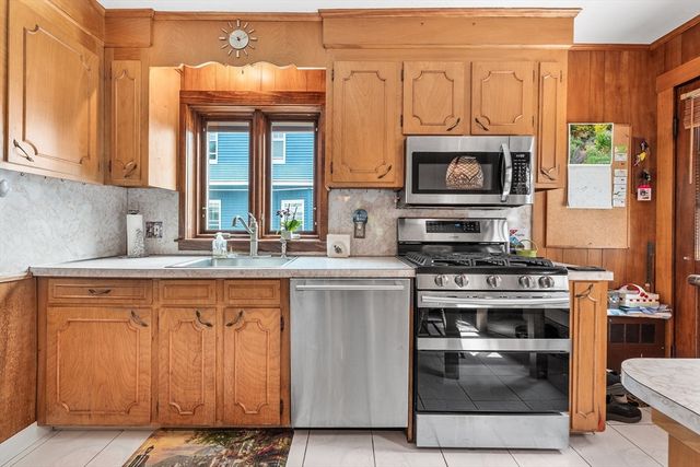 79 Butler Rd, Quincy, MA 02169