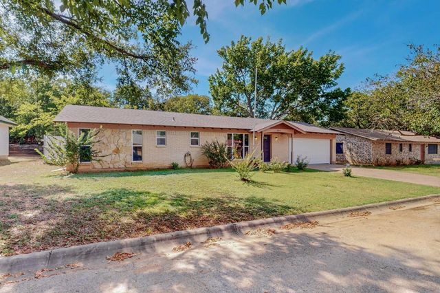 204 Pine Street, Keene, TX 76059