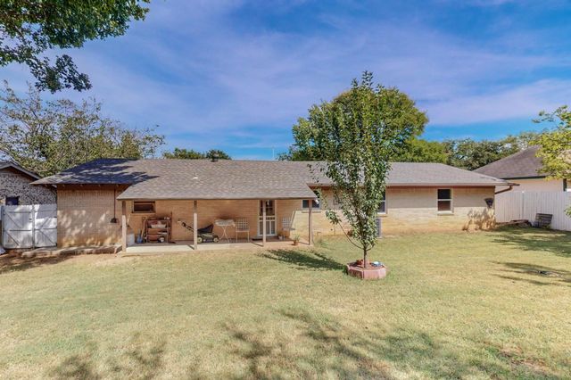 204 Pine Street, Keene, TX 76059