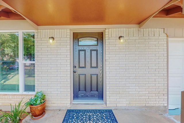 204 Pine Street, Keene, TX 76059