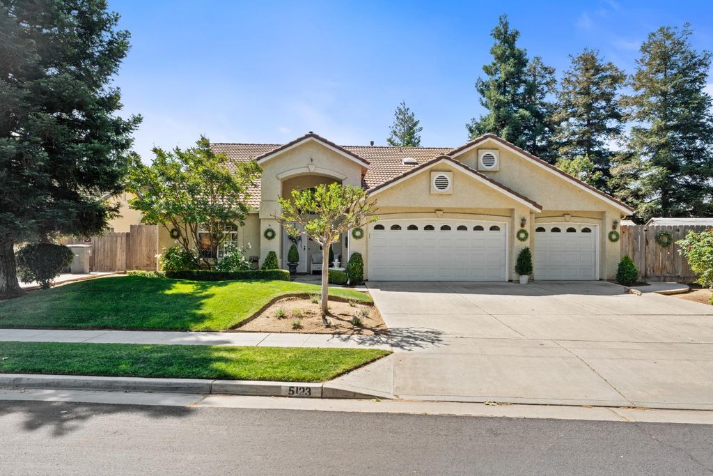 Image 1 of property listing at 5123 W Browning Avenue, Fresno, CA 93722
