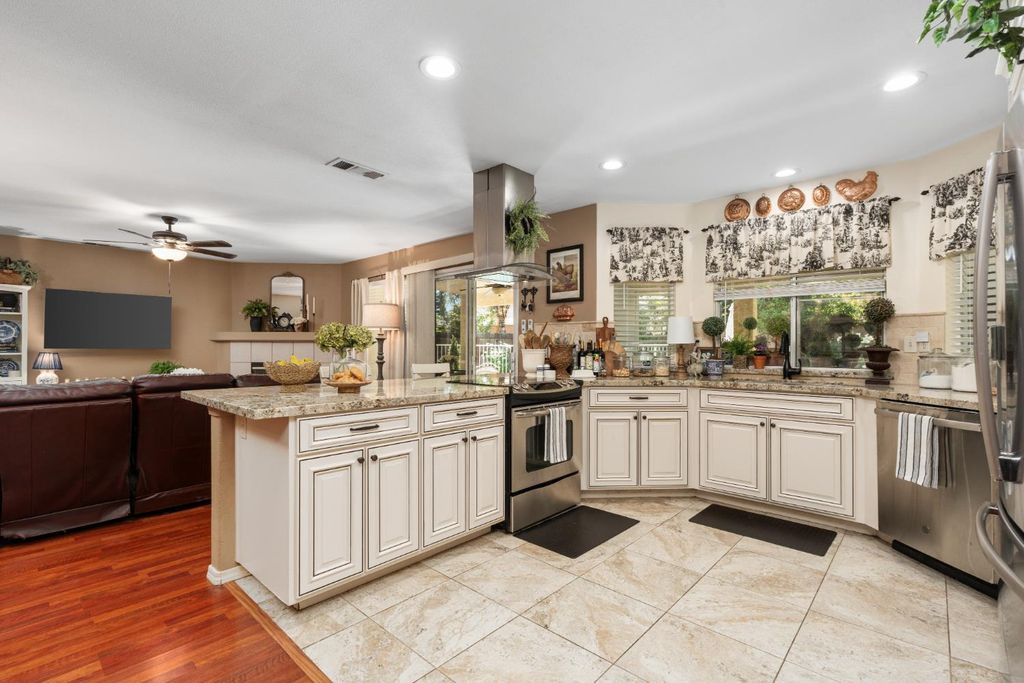 Image 13 of property listing at 5123 W Browning Avenue, Fresno, CA 93722