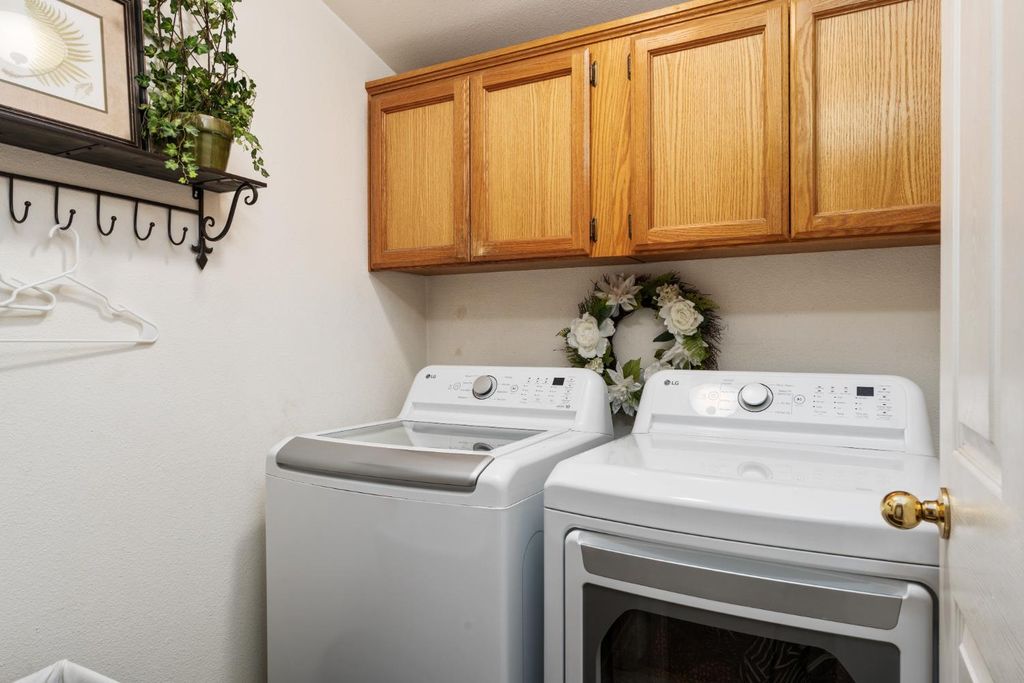 Image 15 of property listing at 5123 W Browning Avenue, Fresno, CA 93722