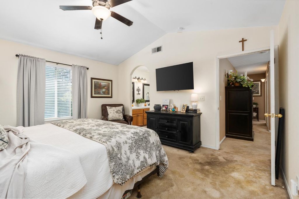 Image 23 of property listing at 5123 W Browning Avenue, Fresno, CA 93722