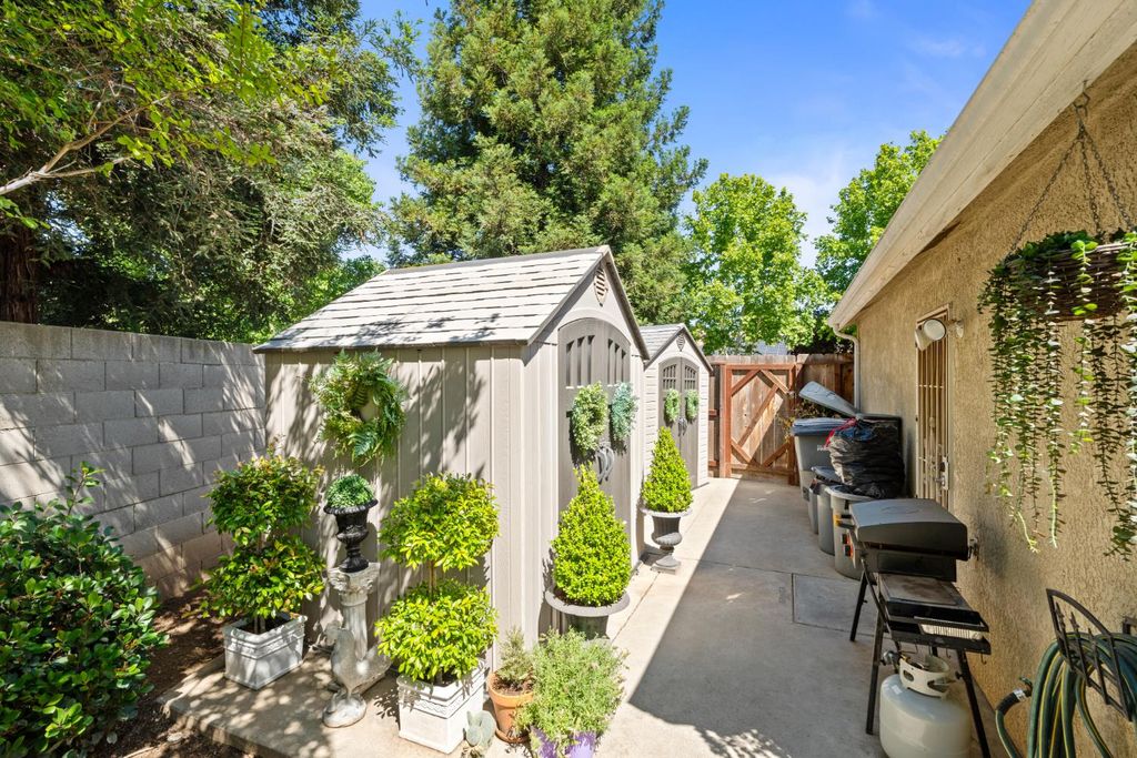 Image 35 of property listing at 5123 W Browning Avenue, Fresno, CA 93722
