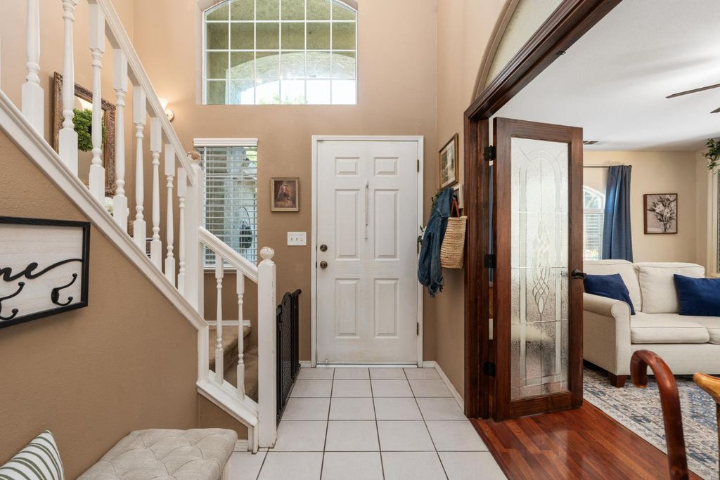 Image 5 of property listing at 5123 W Browning Avenue, Fresno, CA 93722
