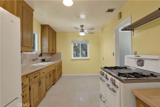 14766 Kingsbury Street, San Fernando, CA 91345
