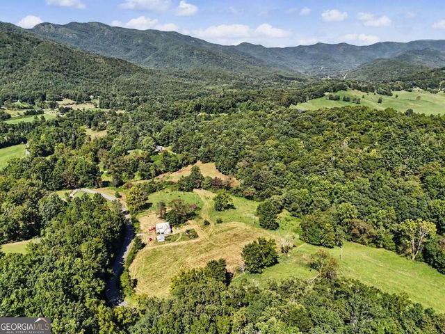323 Burch Cove Road, Hayesville, NC 28904
