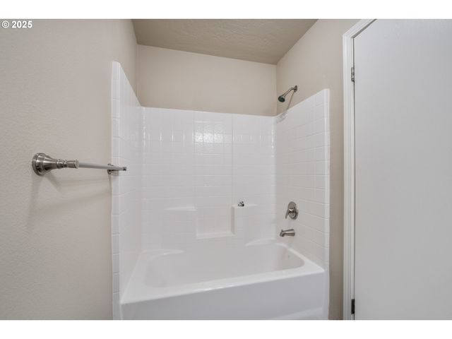 7980 16TH St, Bay City, OR 97107